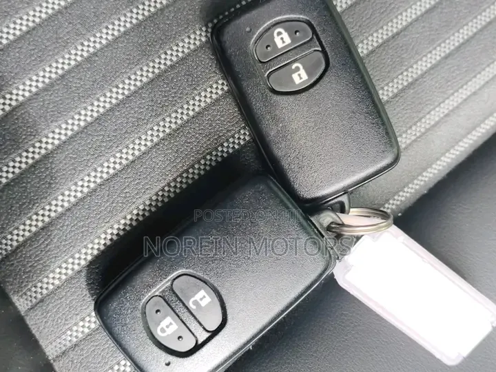 Toyota Corolla Fielder 2018 White