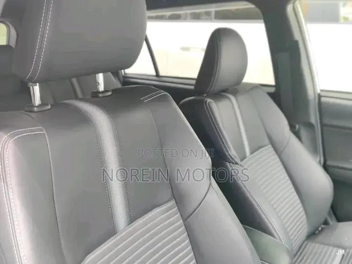 Toyota Corolla Fielder 2018 White