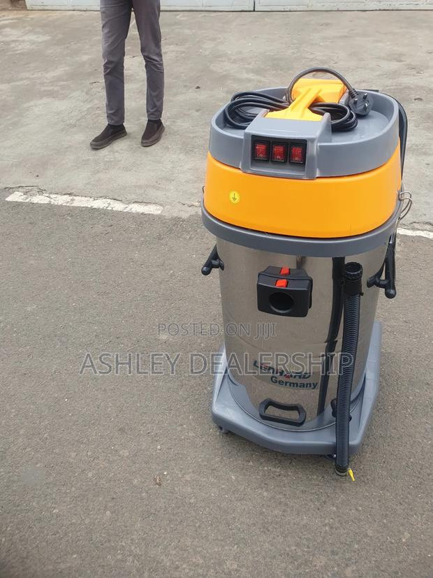 100 LTS Vacuum Cleaner - thumbnail 2