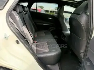 Toyota Harrier 2.0 2020 Off white