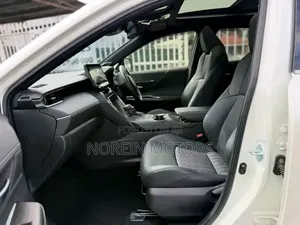 Toyota Harrier 2.0 2020 Off white