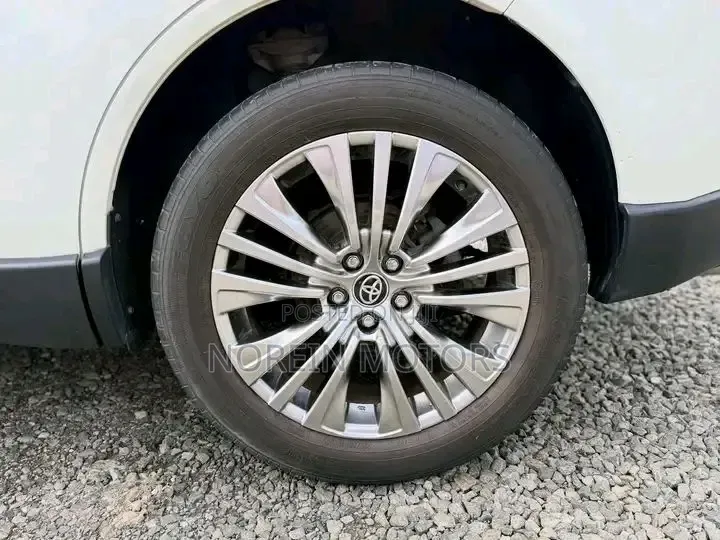 Toyota Harrier 2.0 2020 Off white