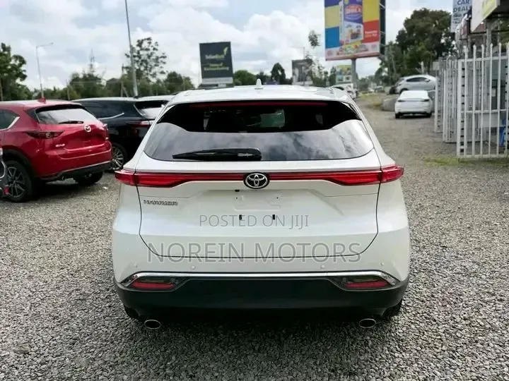 Toyota Harrier 2.0 2020 Off white
