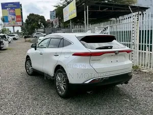 Toyota Harrier 2.0 2020 Off white