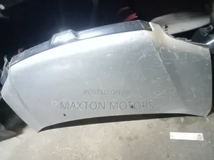 Noah Zr60 2005 Bonnet Assy With Chrome