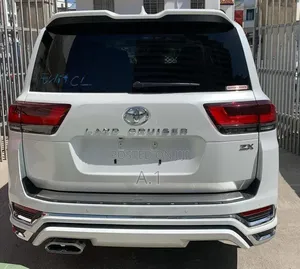 Toyota Land Cruiser LC300 2023 Pearl