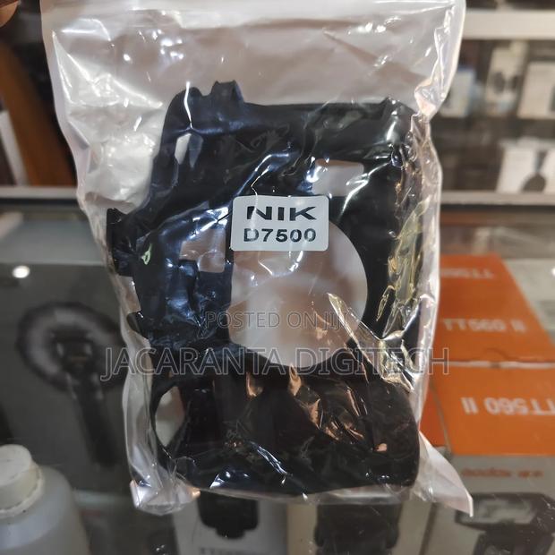 Nikon D7500 Silicone Protective Case (Black) - thumbnail 2