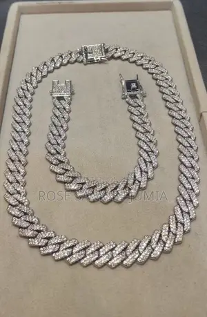 Hip Hip Iced Chains