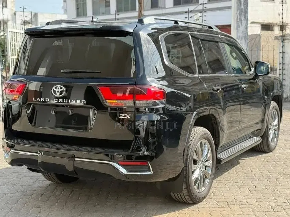 Toyota Land Cruiser 3.3 Diesel 4WD 2021 Matt Black
