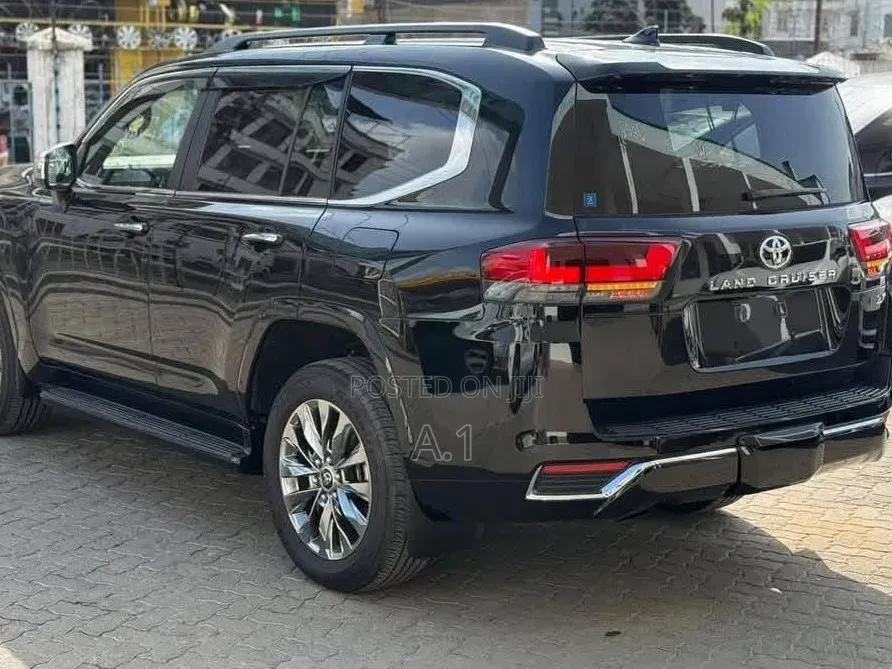 Toyota Land Cruiser 3.3 Diesel 4WD 2021 Matt Black