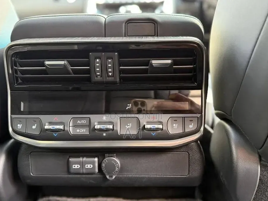 Toyota Land Cruiser 3.3 Diesel 4WD 2021 Matt Black