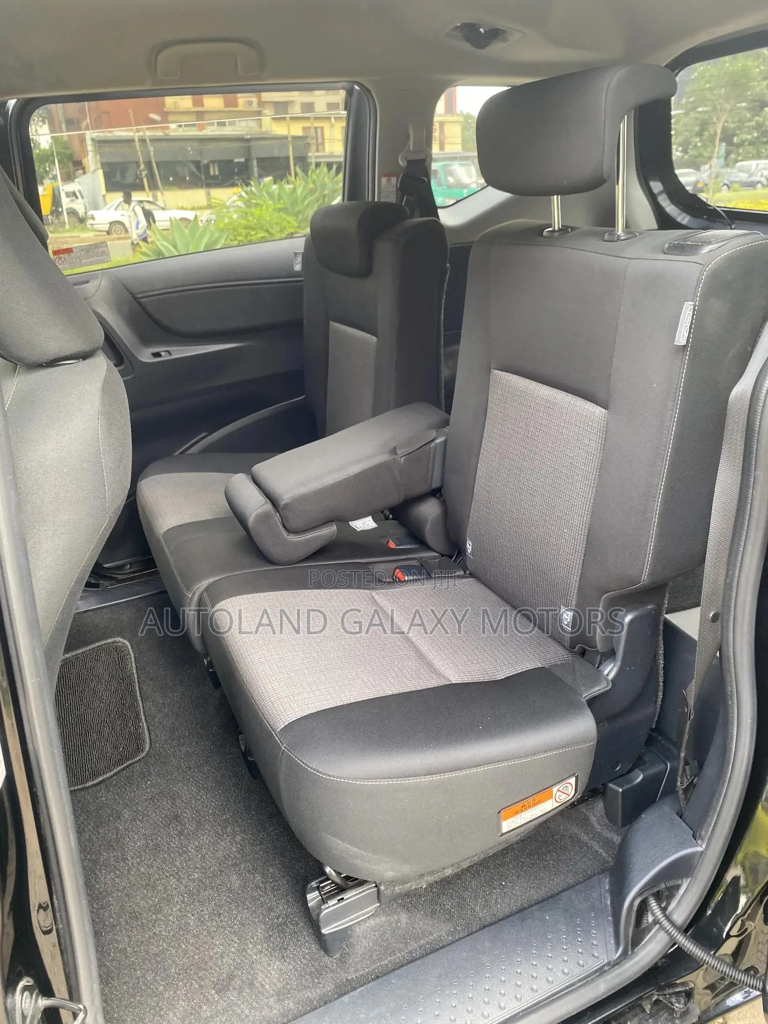 Toyota Sienta 2019
