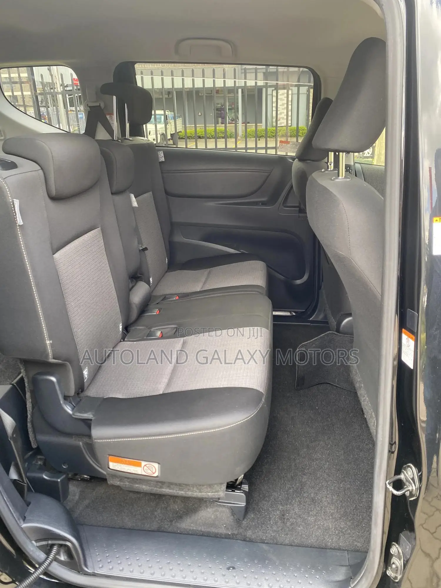 Toyota Sienta 2019