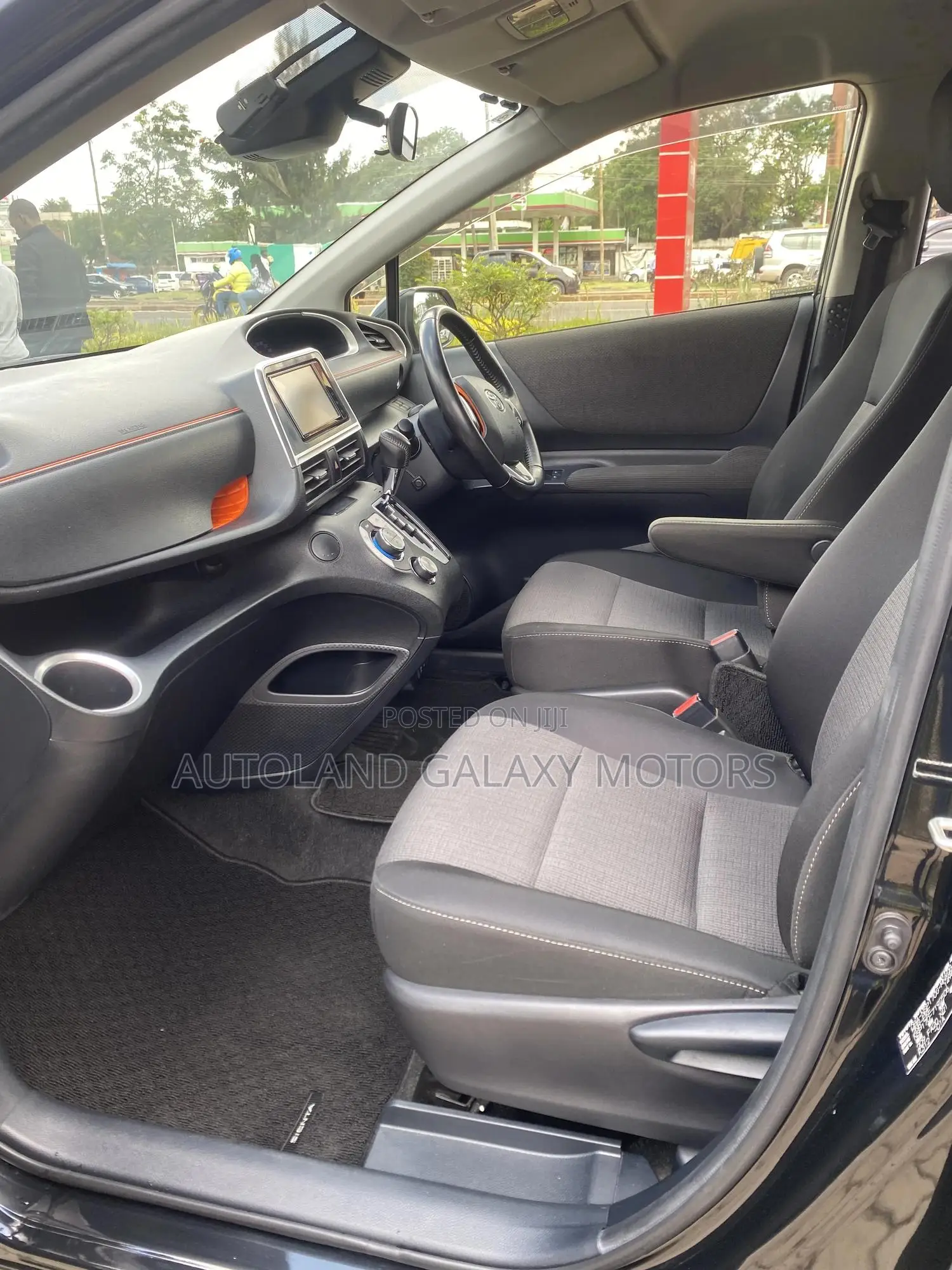 Toyota Sienta 2019