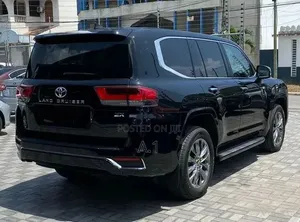 Toyota Land Cruiser LC300 2023 Black
