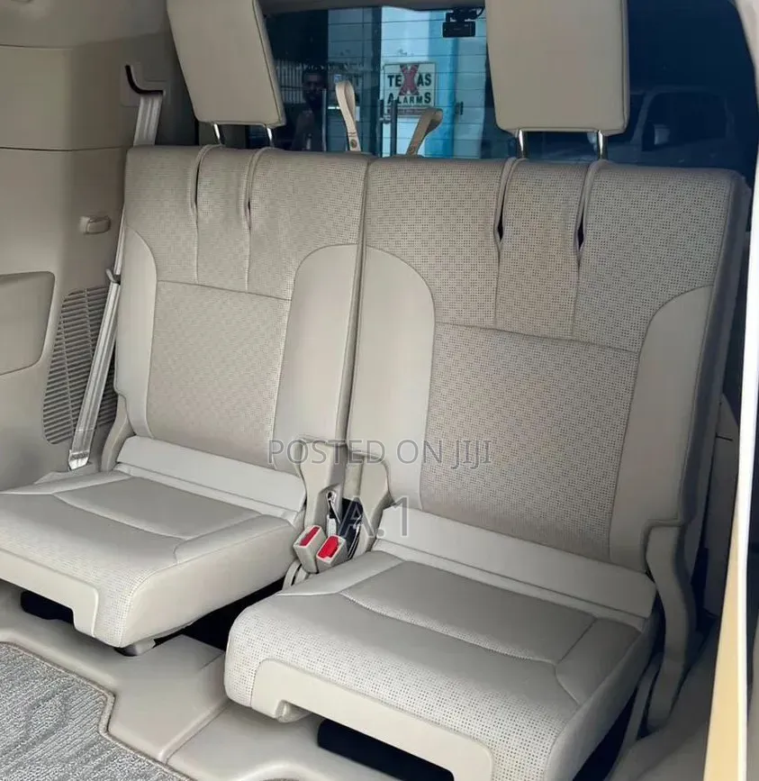 Toyota Land Cruiser 3.3 Diesel 4WD 2022 Pearl
