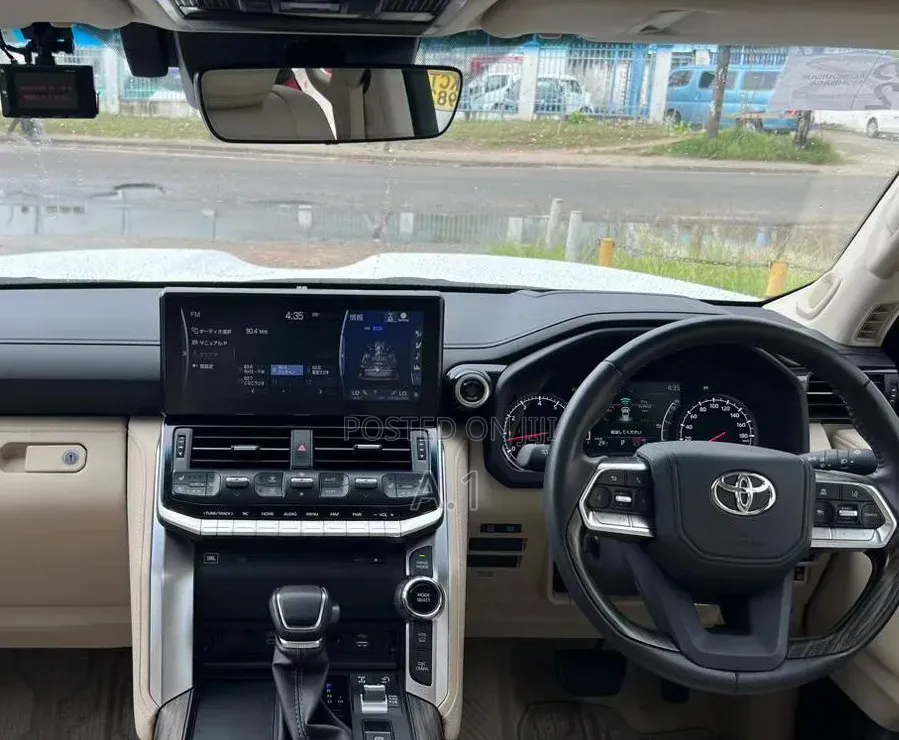 Toyota Land Cruiser 3.3 Diesel 4WD 2022 Pearl