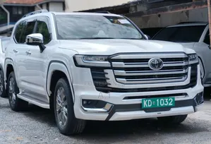 Toyota Land Cruiser 3.3 Diesel 4WD 2021 White