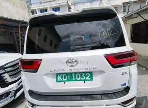 Toyota Land Cruiser 3.3 Diesel 4WD 2021 White