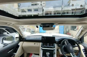 Toyota Land Cruiser 3.3 Diesel 4WD 2021 White