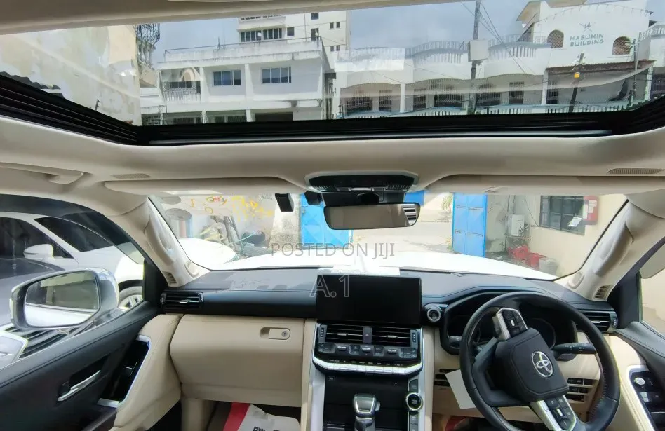 Toyota Land Cruiser 3.3 Diesel 4WD 2021 White