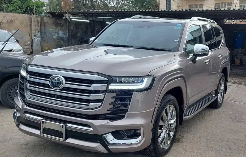 Toyota Land Cruiser LC300 2023 Brown