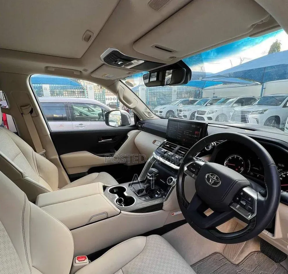 Toyota Land Cruiser LC300 2023 Brown