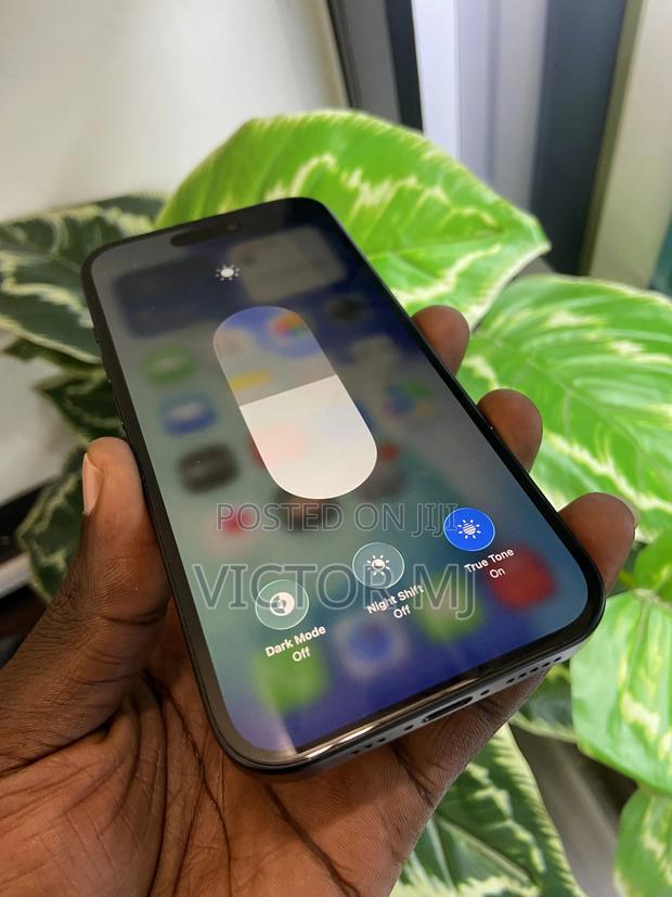 Apple iPhone 15 256 GB Black - thumbnail 4