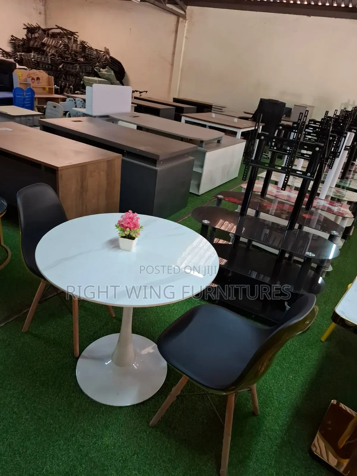 Plastic Balcony Chair With White Marble Dining Table
