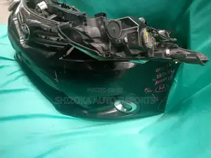 Toyota Avensis Wagon Nosecut 2013 Original Ex-Japan