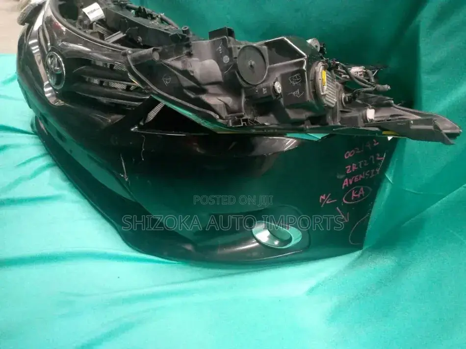 Toyota Avensis Wagon Nosecut 2013 Original Ex-Japan