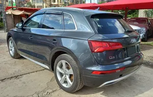 Audi Q5 2.0T Premium AWD quattro 2019 Gray
