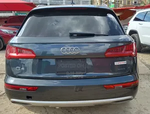 Audi Q5 2.0T Premium AWD quattro 2019 Gray