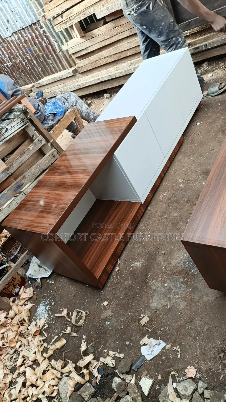Overlay Tv Stand