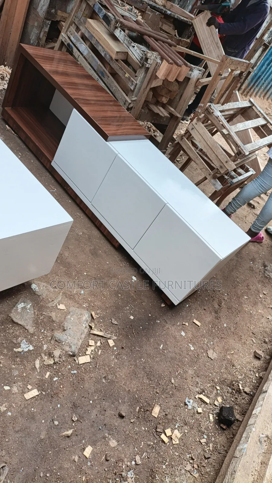 Overlay Tv Stand