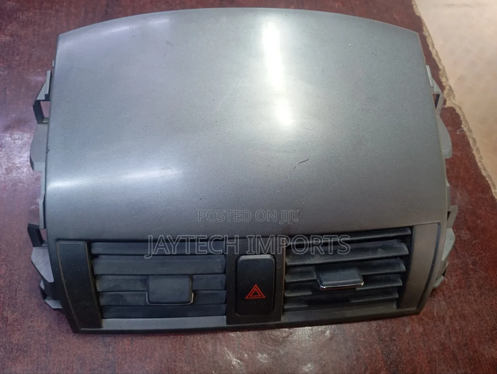Axio 141 Dashboard Vent