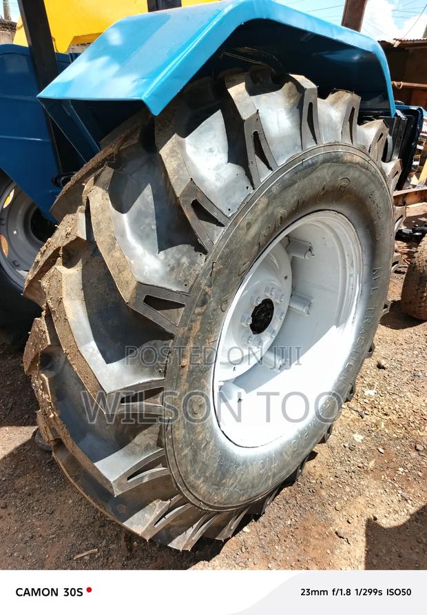 Tractor Newholland 6640 - thumbnail 2