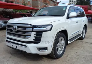 Toyota Land Cruiser 2011 White