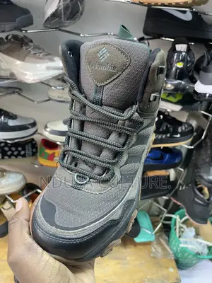 Columbia Strata Trail Mid Wp Men's Hiking Boots,