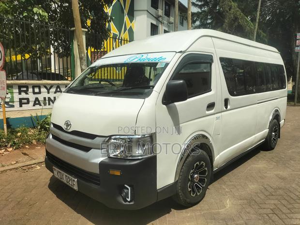 Toyota Grand HiAce 2012 White - thumbnail 3