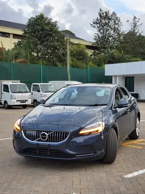 Volvo V40 2020 Blue