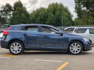 Volvo V40 2020 Blue