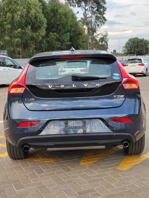 Volvo V40 2020 Blue