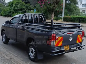 Toyota Hilux 2021 Gray