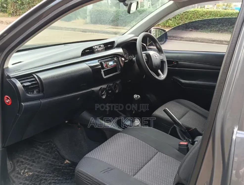 Toyota Hilux 2021 Gray