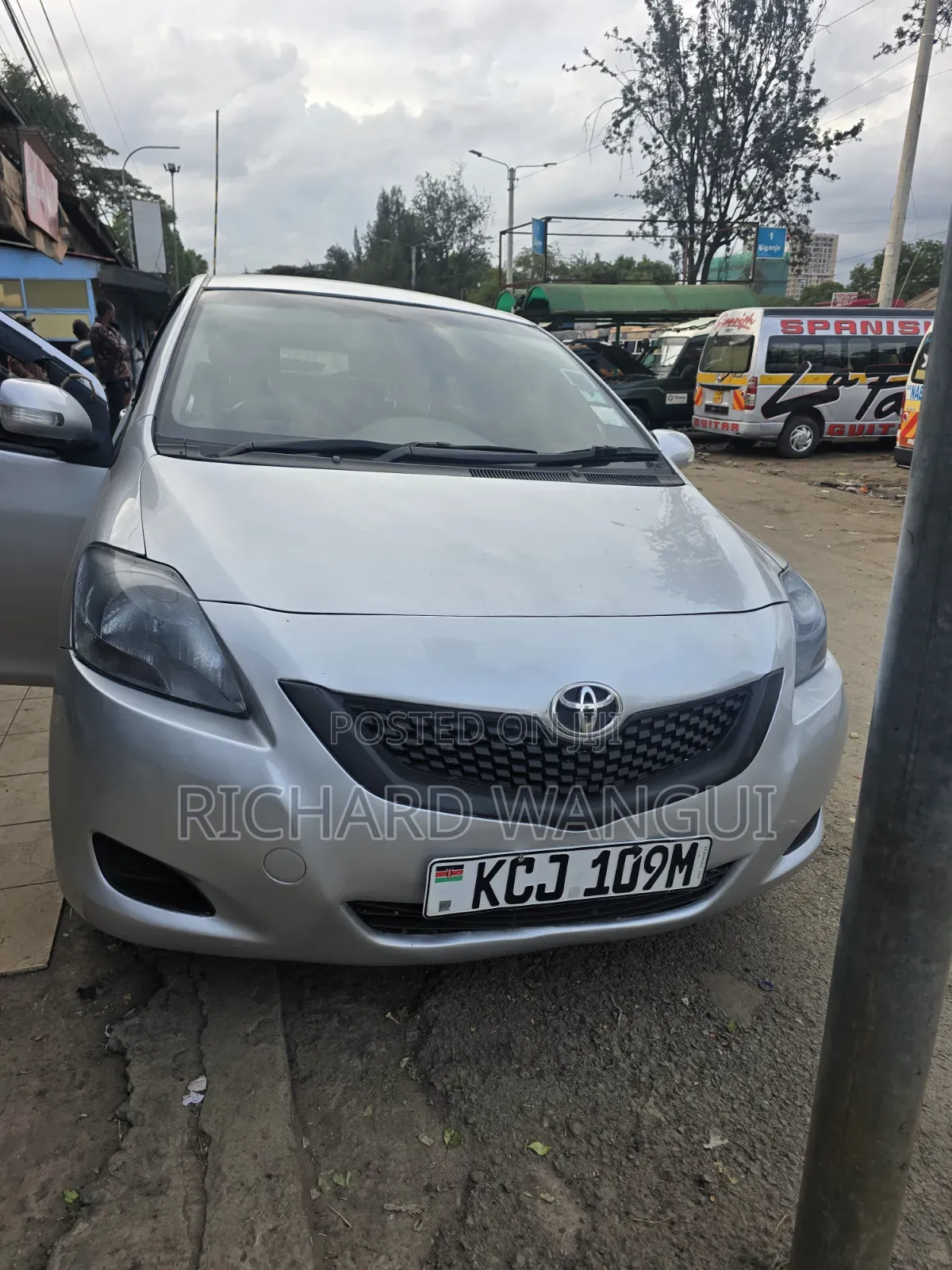 Toyota Belta 2009 Silver