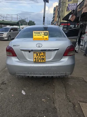 Toyota Belta 2009 Silver