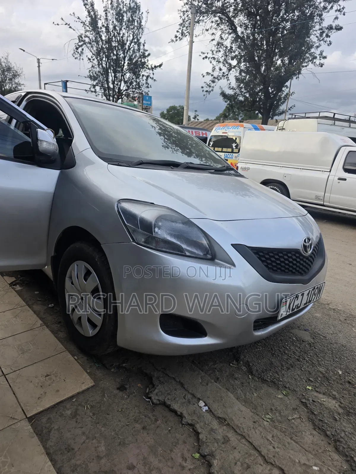 Toyota Belta 2009 Silver