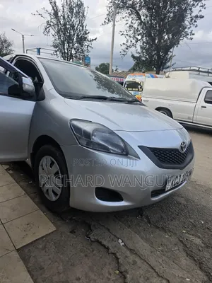Toyota Belta 2009 Silver
