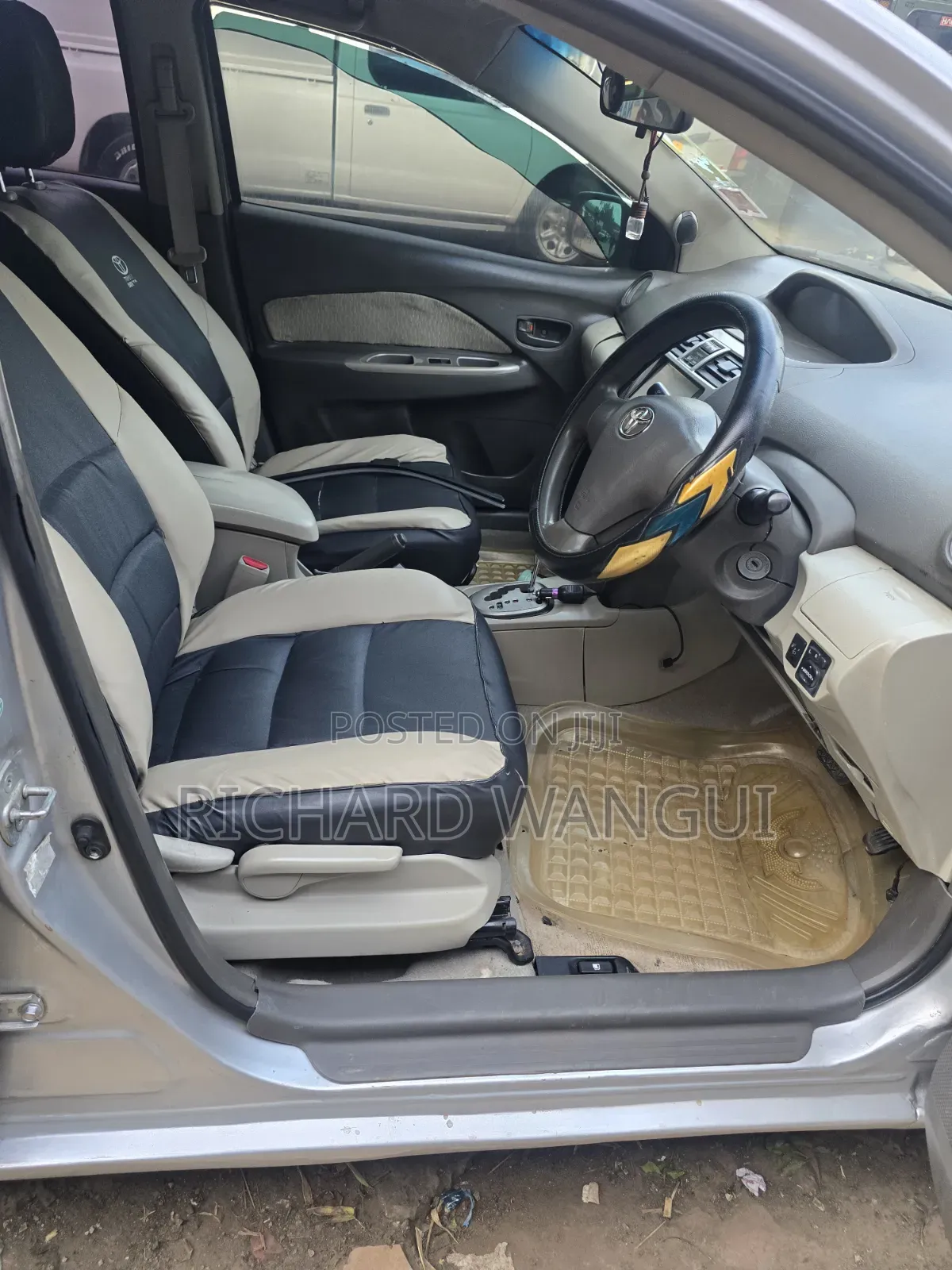 Toyota Belta 2009 Silver